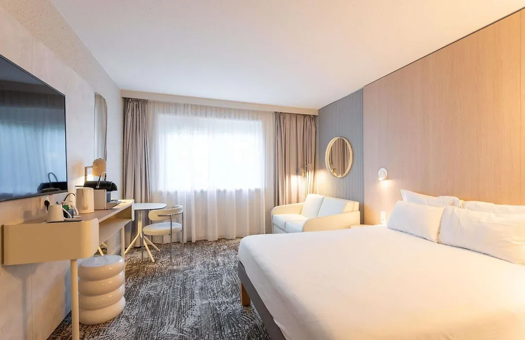 Novotel Macon Nord - Porte de Bourgogne-1