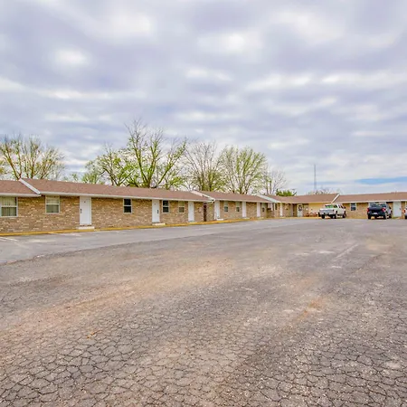 Oyo Travelier Motel-2